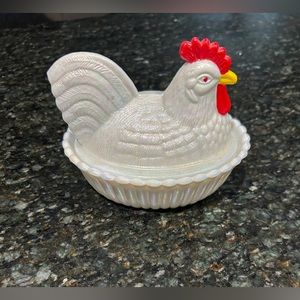 RARE vintage signed Westmorland iridescent milk glass rooster covered dish